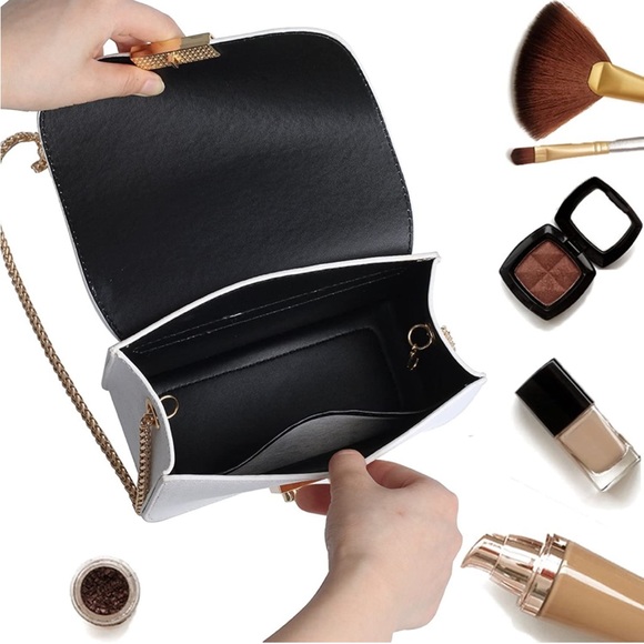 Ivory pebbled leather crossbody bag on long gold chain shoulder  strap - Picture 13 of 14